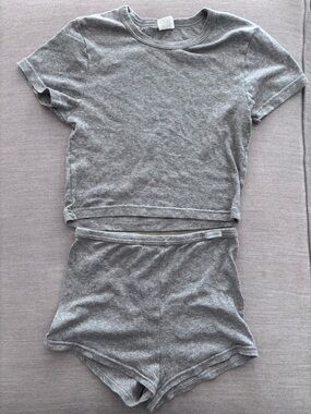 Calvi Klein Womens Baby Tee Crop Top and Shorts Boyshort Pajama Set Gray Small